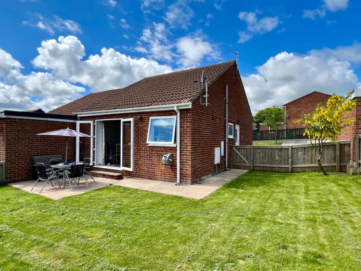 Araucaria House Villa Whitby Exterior photo